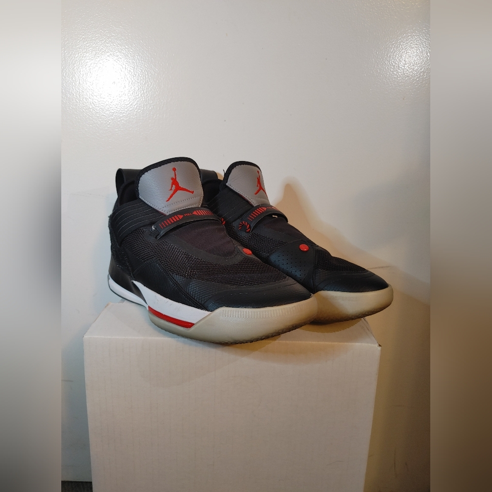 Air Jordan 33 XXXIII Black and Red Men's Shoes Fast Fit - Picture 2 of 7